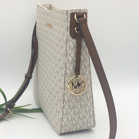 Michael Kors LG MESSENGER Crossbody VANILLA - Picture 5 of 8